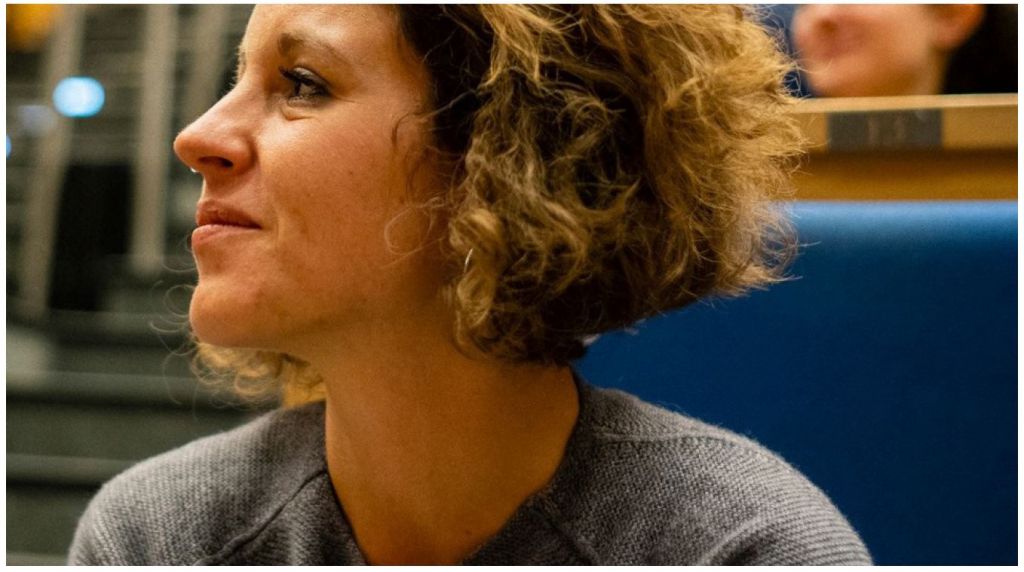 Elena Bissaca in Sinagoga